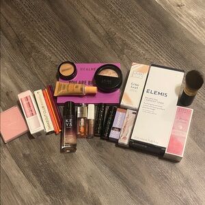 Makeup bundle!!